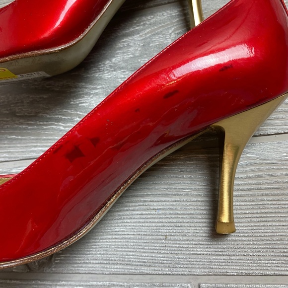 💚 St. John Red & Gold Pointed Pump Heels 6M - Picture 9 of 12